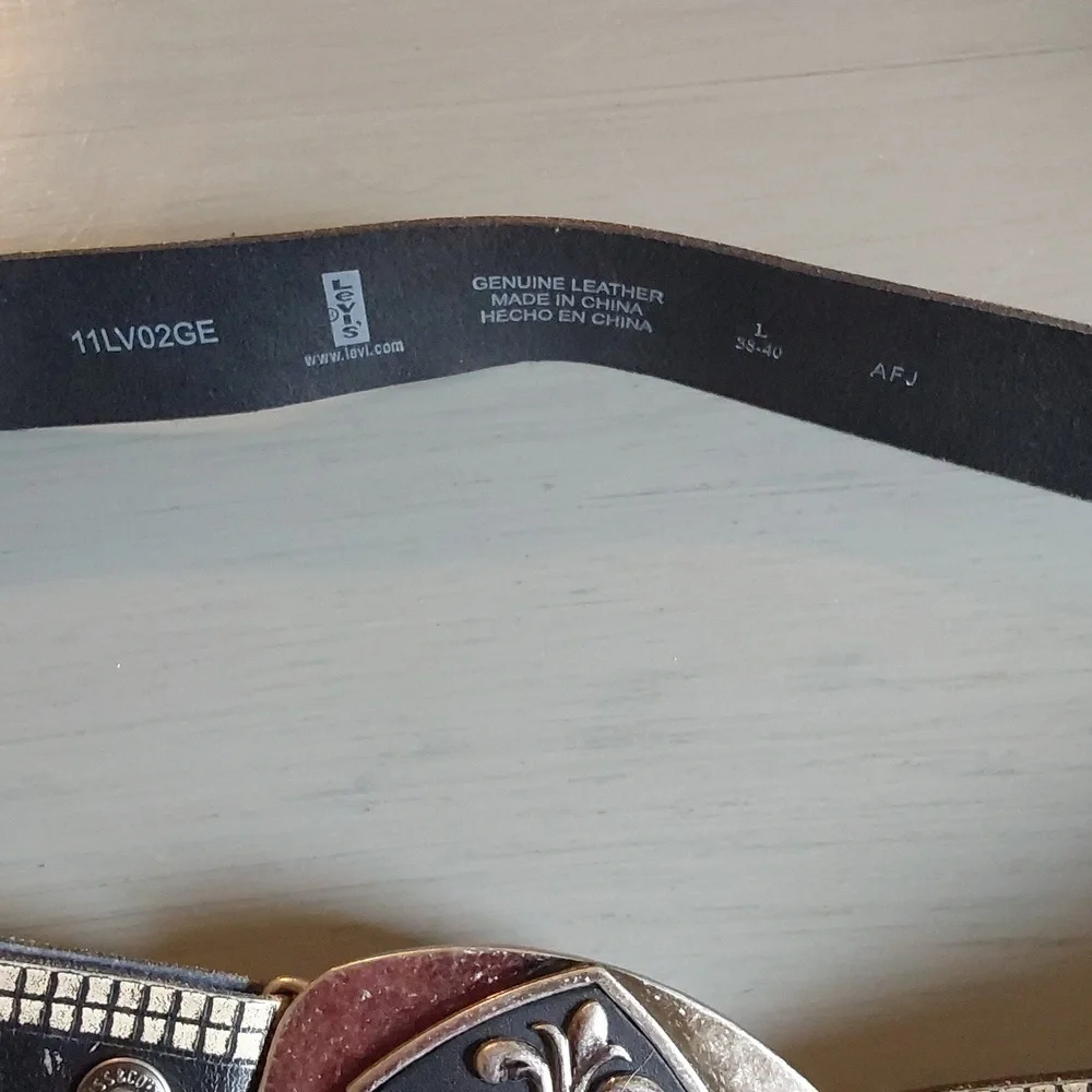 Levi's| Mens Black Leather Dress Belt W/ Fluer D Lis Silver Buckle Sz.L/ XL
